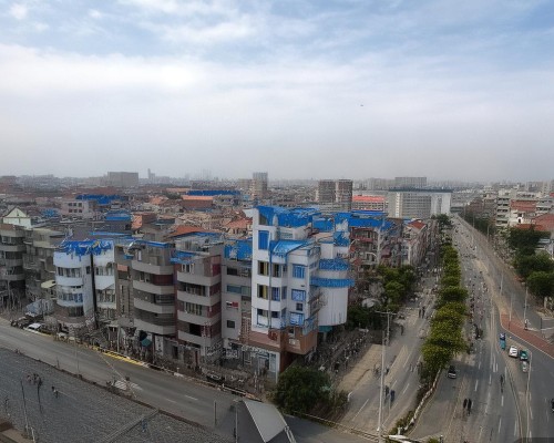 好，我现在需要帮用户写一篇关于肋骨鼻的文章。用户是一位上海的鼻整形医生，所以文章需要专业且详细。首先，我得理解肋骨鼻是什么，它和传统鼻整形有什么不同，肋骨鼻整形，自然立体的鼻部新选择