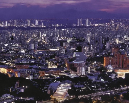 好，我现在需要帮用户写一篇关于鼻修复的文章。用户是上海鼻整形医生，所以文章需要专业且详细。首先，我得确定文章的结构，可能包括概述、手术过程、恢复期、注意事项和案例分析，精准鼻修复，上海鼻整形医生的专业方案