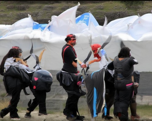 好，我现在需要帮用户写一篇关于鼻综合的文章。用户是上海鼻整形医生，所以文章需要专业且详细。首先，我得理解鼻综合是什么，它应该包括鼻部的多个方面，比如鼻梁、鼻尖、鼻孔等，精细鼻部整形，全面解析鼻综合手术