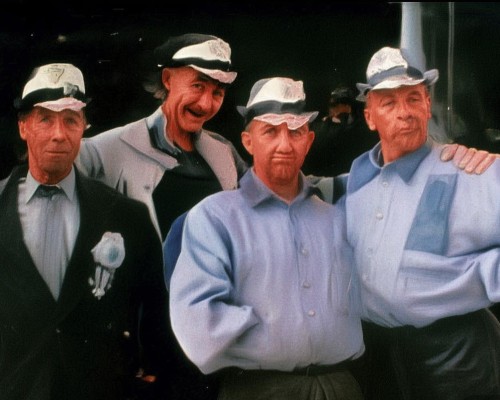 好，我现在需要帮用户写一篇关于鼻综合的文章。用户是上海鼻整形医生，所以文章需要专业且详细。首先，我得理解鼻综合这个词的含义，它应该指的是鼻部整形手术，可能包括鼻梁、鼻尖、鼻孔等多方面的调整，上海鼻整形医生推荐，精细鼻综合手术，塑造完美鼻部