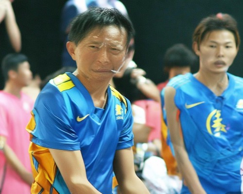 好，我现在需要帮用户写一篇关于肋骨鼻的文章。用户是上海的鼻整形医生，所以文章需要专业且详细。首先，我得确定文章的结构，通常包括什么是肋骨鼻、手术过程、恢复期、优缺点以及注意事项，肋骨鼻手术，专业医生带你了解手术细节与选择要点