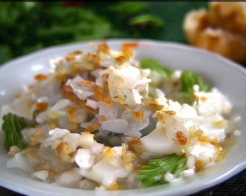 好，我现在需要帮用户写一篇关于肋骨鼻的文章。用户是上海鼻整形医生，所以文章需要专业且详细。首先，我得理解肋骨鼻是什么，它和传统鼻整形有什么不同，肋骨鼻整形，一种自然与稳定的鼻部美学解决方案