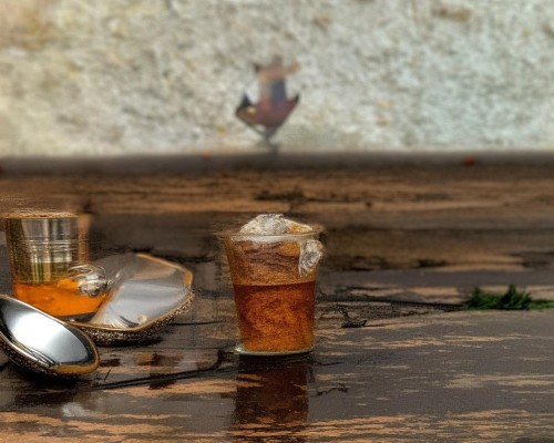 好，我现在需要帮用户写一篇关于肋骨鼻的文章。用户是一位上海的鼻整形医生，所以文章需要专业且详细。首先，我得理解肋骨鼻是什么，它和传统鼻整形有什么不同，肋骨鼻整形，自然立体的美，专业医生的选择