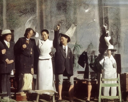 好，我现在需要帮用户写一篇关于肋骨鼻的文章。用户是一位上海的鼻整形医生，所以文章需要专业且详细。首先，我得理解肋骨鼻是什么，它和传统鼻整形有什么不同