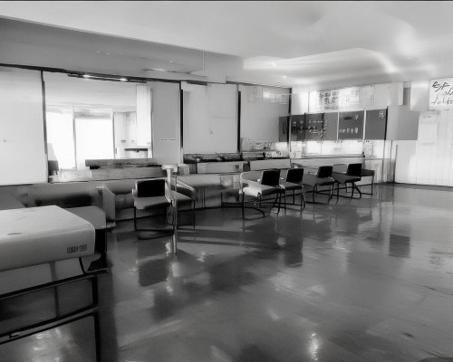 好，我现在需要帮用户写一篇关于鼻综合的文章。用户是一位上海的鼻整形医生，所以文章需要专业且详细。首先，我得明确文章的结构，通常包括标题、引言、鼻综合的定义、手术过程、注意事项、恢复期、案例分享和结论